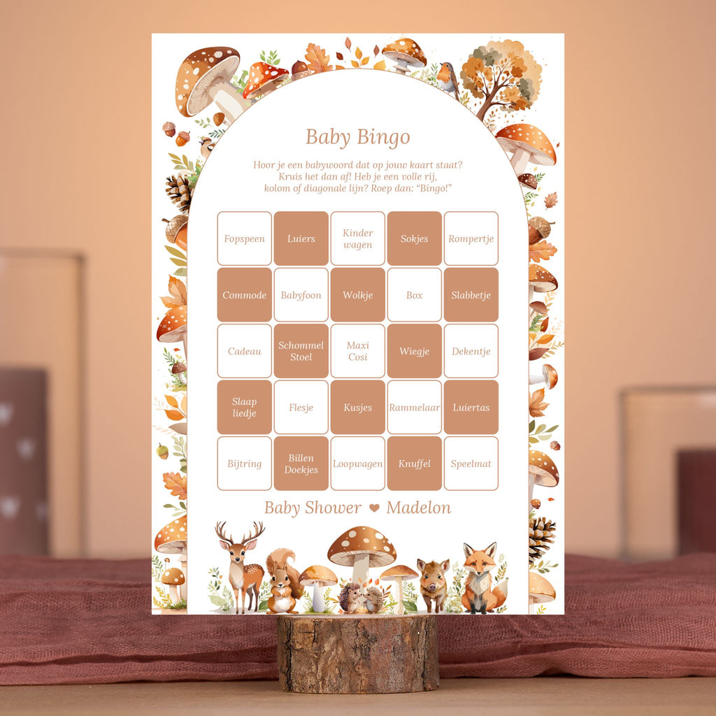Baby Bingo kaart in Bosdieren stijl in babyshower setting met natuurlijke decoratie – Studio Miron