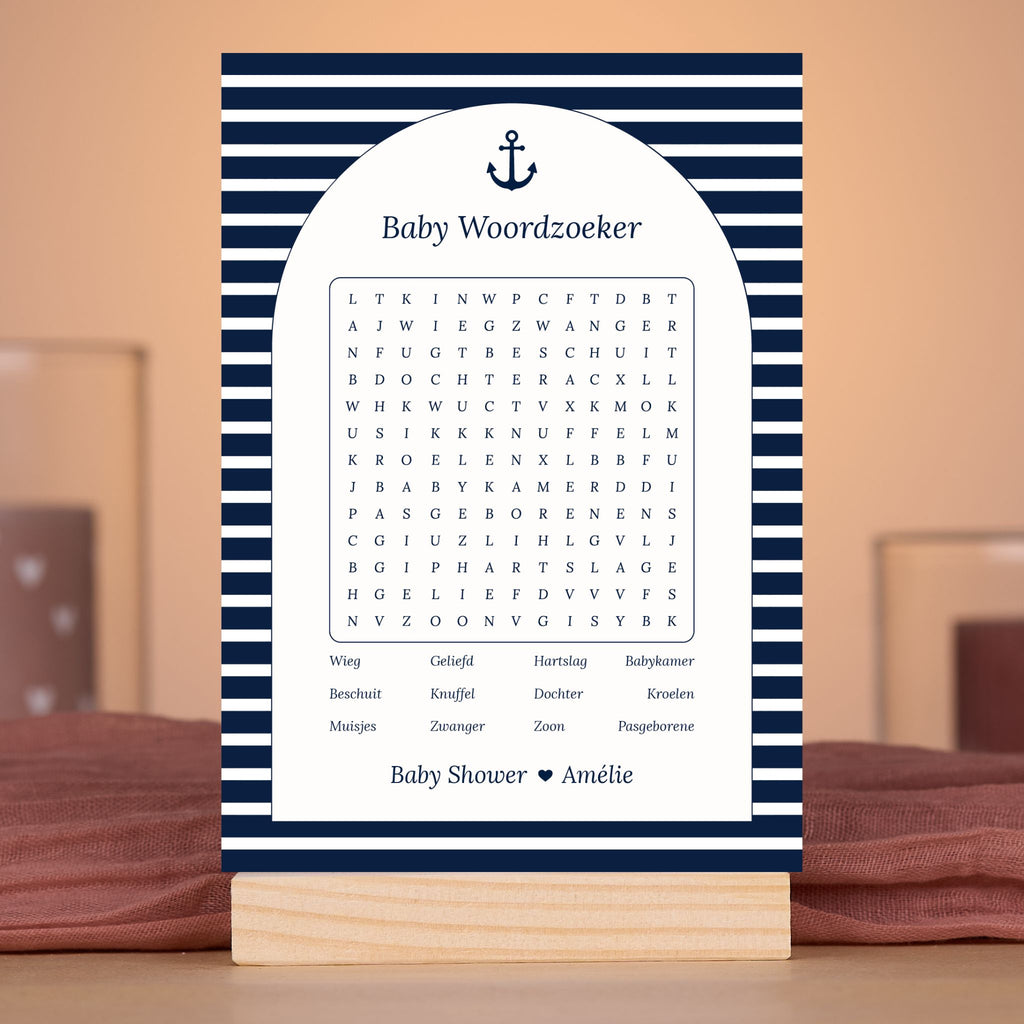 Baby Woordzoeker kaart in Navy Blue met streepjes in elegante babyshower setting met decoratie, Studio Miron
